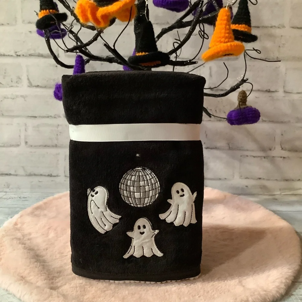 KASSADECOR Set Of 2 Disco Ghosts Hand Towels